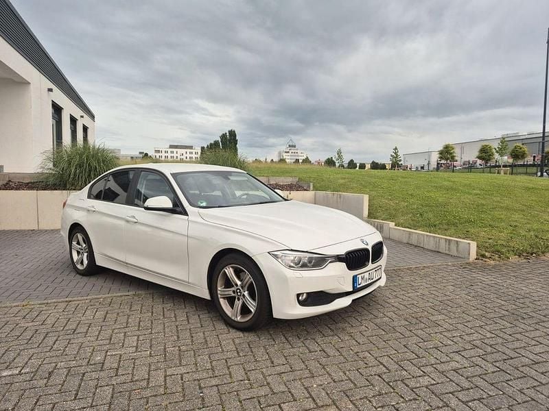 Gebraucht BMW 316 136 PS (100 kW) 2012 Weiß Limousine
