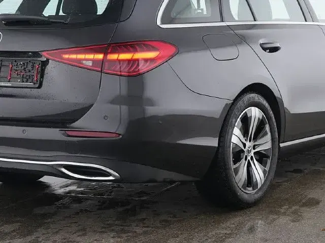 Gebraucht Mercedes C200 204 PS (150 kW) 2024
