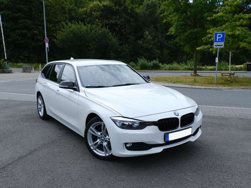 Weiß Gebraucht 2014 BMW 320 Kombi | 15.500 € (Fairer Preis) - Bild 1/4