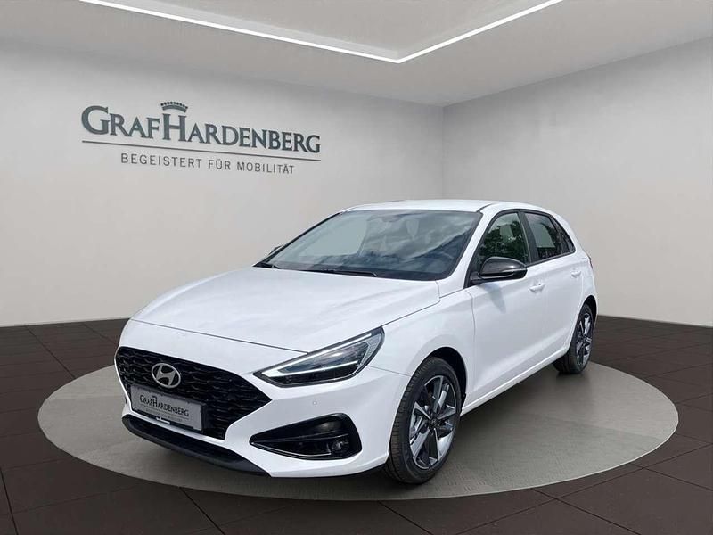 Atlas white / sol Gebraucht 2025 Hyundai i30 Advantage Limousine | 23.990 € (Superpreis) - Bild 1/4