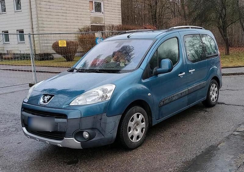 Gebraucht Peugeot Partner Tepee 110 PS (80 kW) 2012 Blau Van / Kleinbus