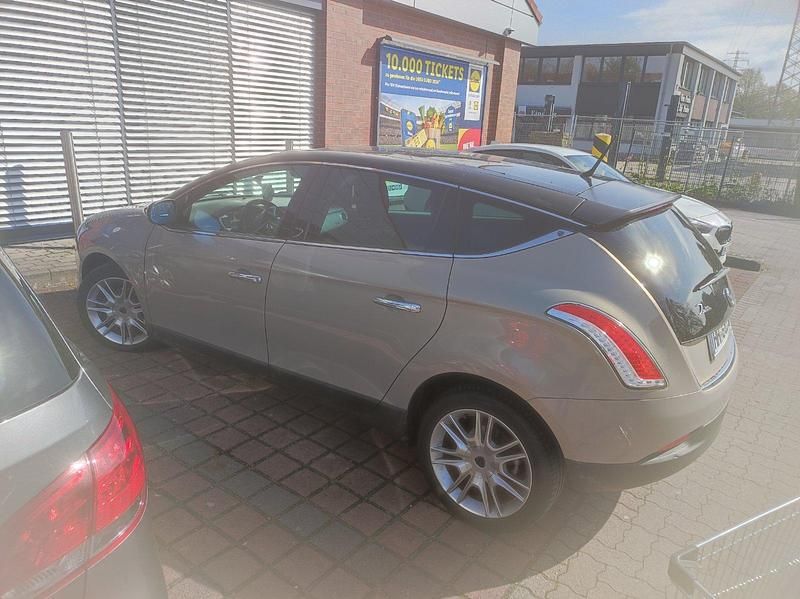 Gebraucht Lancia Delta 150 PS (110 kW) 2008 Beige Kleinwagen