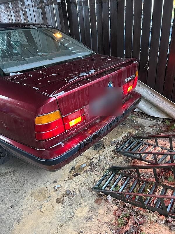 Second-hand BMW 524 115 CP (84 kW) 1990 Roșu Berlinǎ
