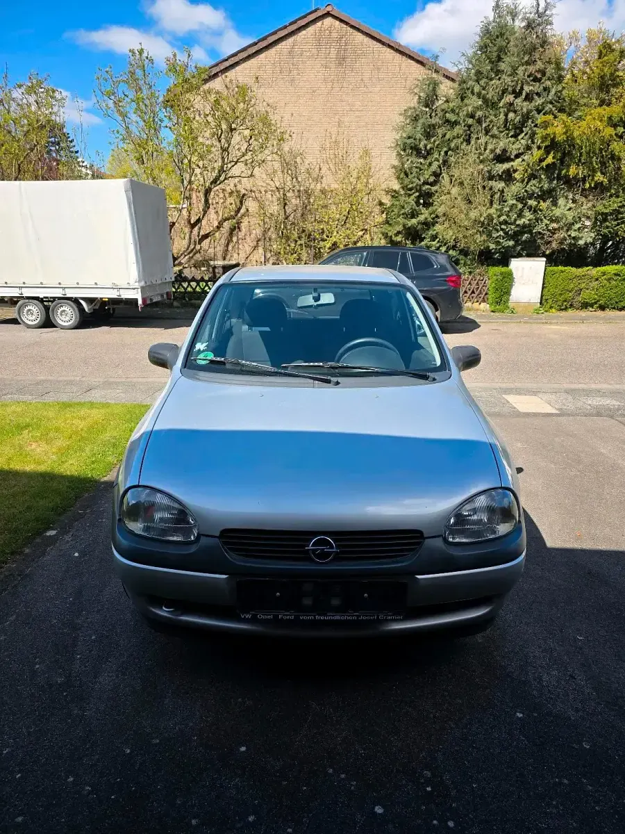 Gebraucht Opel Corsa 47 PS (34 kW) 1999 Silber Kleinwagen
