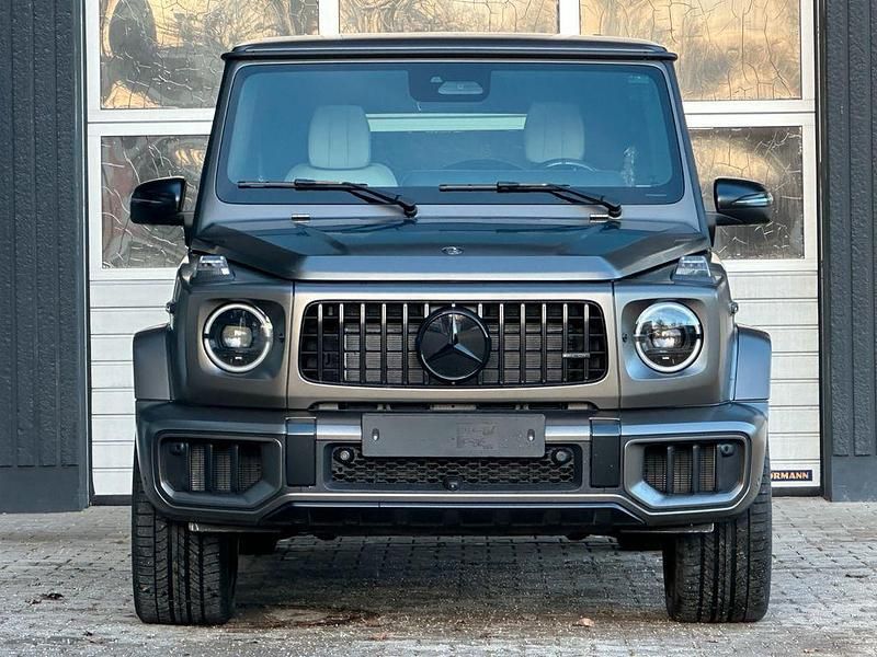Neu Mercedes G63 AMG AMG 585 PS (430 kW) 2026 Amg monza grau magno SUV