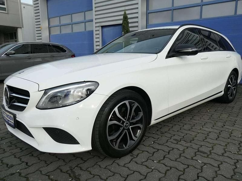 Polarweiss Gebraucht 2021 Mercedes C220 Avantgarde Kombi | 24.450 € (Superpreis) - Bild 1/4