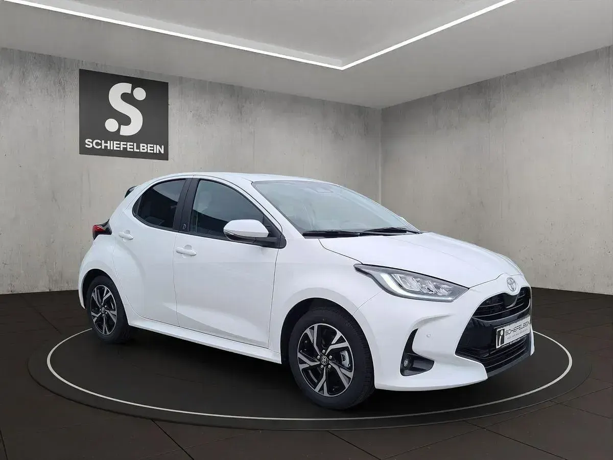 Gebraucht Toyota Yaris 116 PS (85 kW) 2026 Weiß Kleinwagen