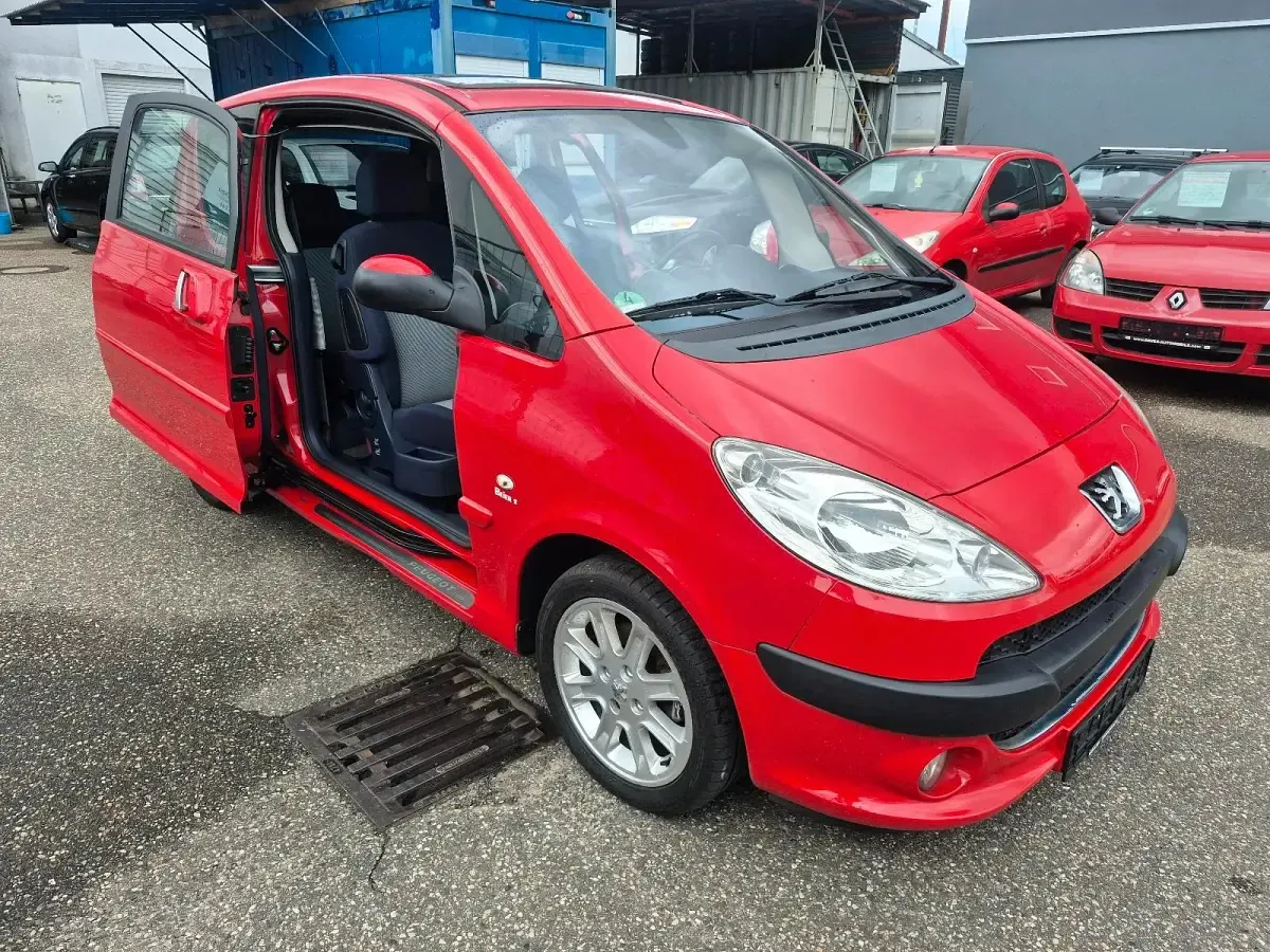 Gebraucht Peugeot 1007 109 PS (80 kW) 2005 Rot Van / Kleinbus
