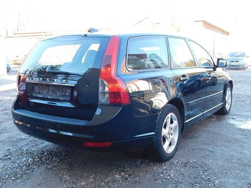 Gebraucht Volvo V50 Business Edition 114 PS (83 kW) 2012 Schwarz Kombi