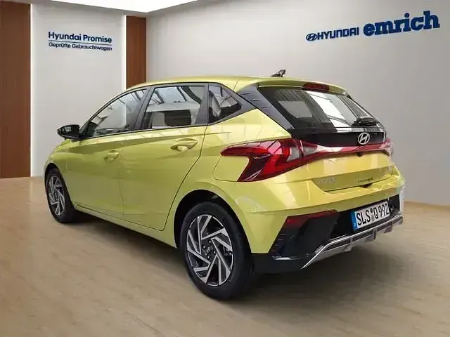 Gebraucht Hyundai i20 Trend 101 PS (74 kW) 2025 Gelb Kleinwagen