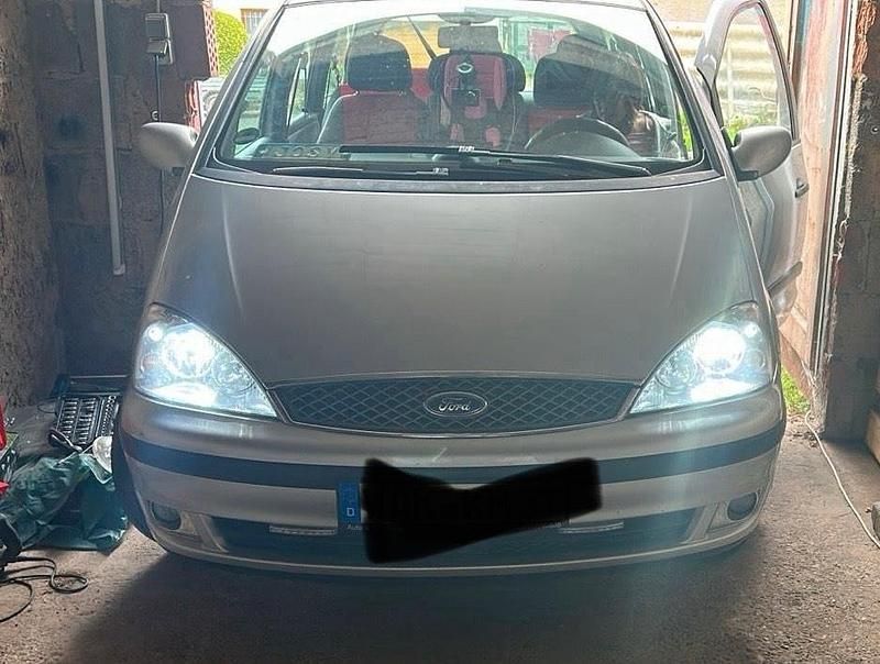 Gebraucht Ford Galaxy 140 PS (102 kW) 2004 Silber Van / Kleinbus