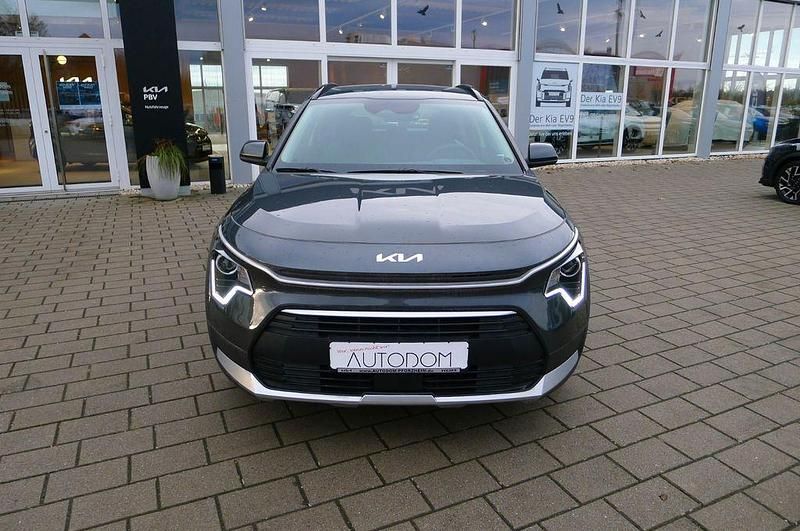 Neu Kia Niro Edition 7 129 PS (94 kW) 2025 Grau SUV