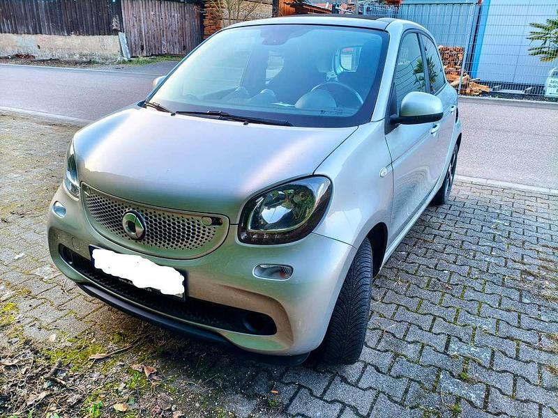 Gebraucht Smart ForFour Passion 90 PS (66 kW) 2017 Silber Kleinwagen