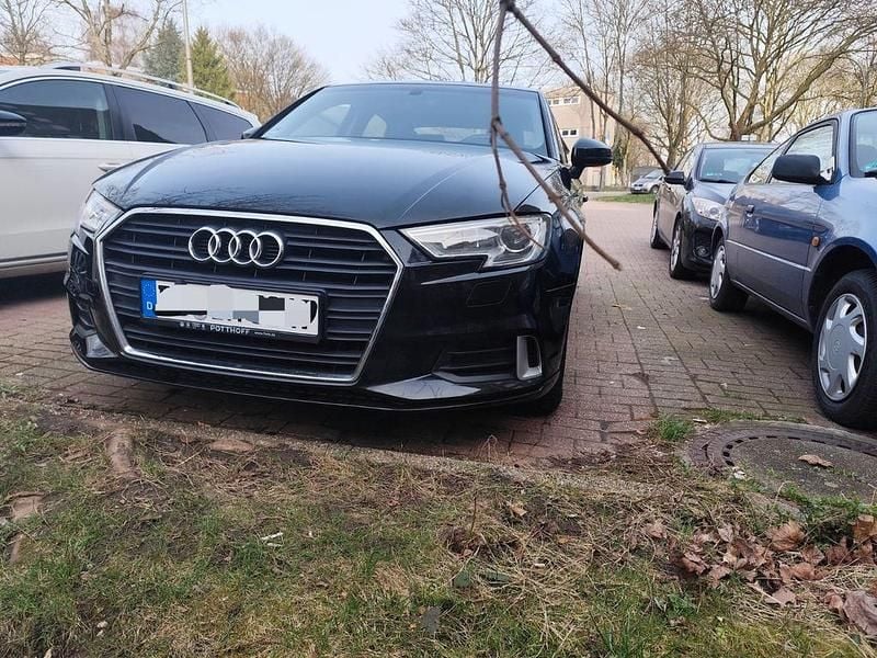 Gebraucht Audi A3 116 PS (85 kW) 2018 Schwarz Limousine