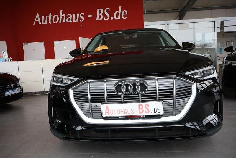 Second-hand Audi e-tron 230 kW (313 CP) 2022 Negru SUV