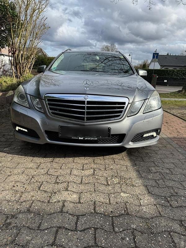 Gebraucht Mercedes E350 231 PS (169 kW) 2009 Grau Kombi