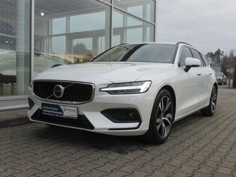 Weiß Gebraucht 2024 Volvo V60 Core Kombi | 41.700 € (Etwas zu teuer) - Bild 1/4