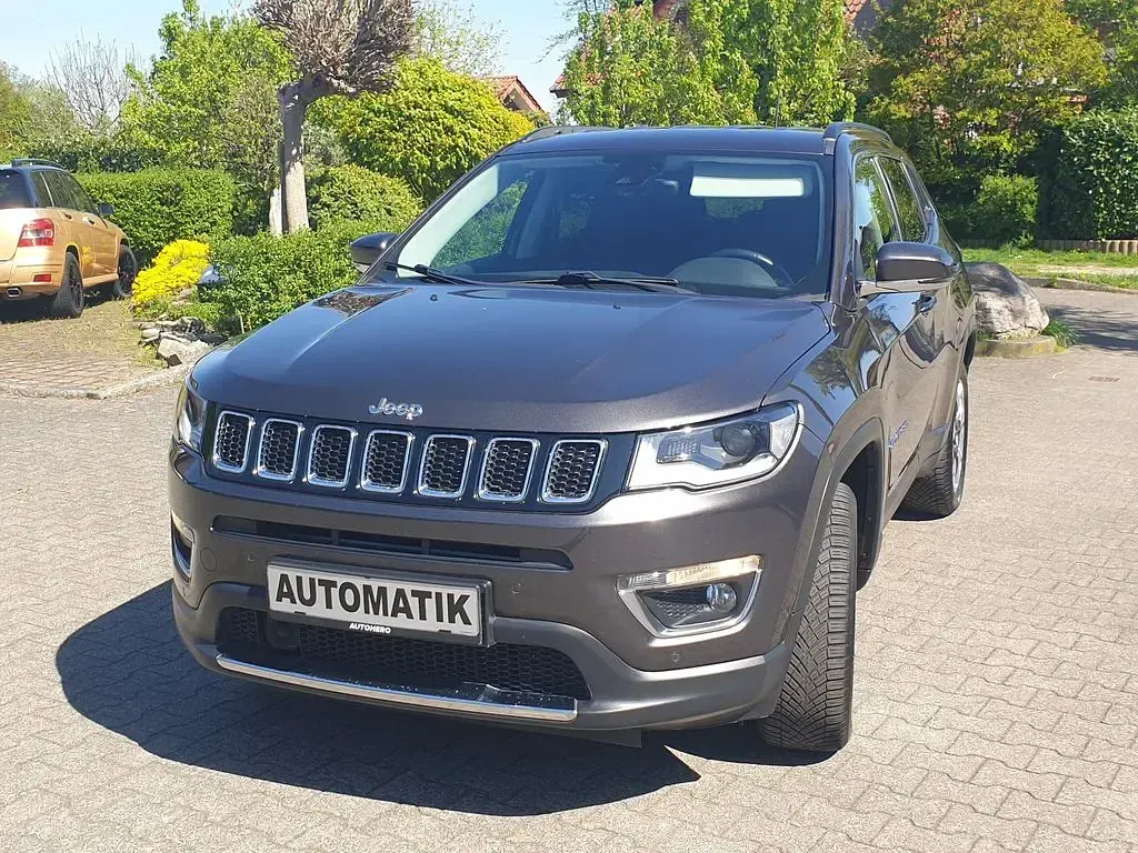 Occasion Jeep Compass Limited 170 ch (125 kW) 2018 Gris SUV