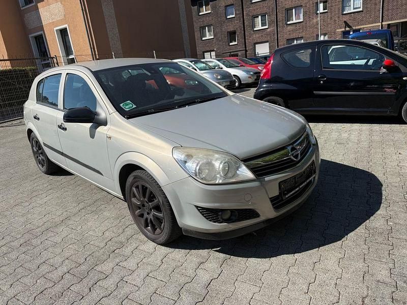 Silber Gebraucht 2008 Opel Astra Edition Limousine | 1.299 € (Superpreis) - Bild 1/4