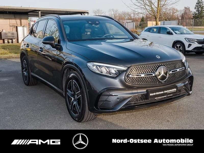 Gebraucht Mercedes GLC300 AMG 269 PS (197 kW) 2025 Metalliclack graphitgrau SUV