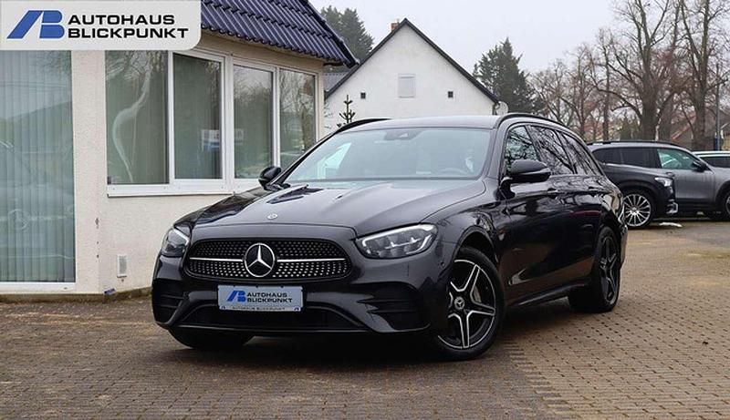 Grafitgrau (metallic) Gebraucht 2022 Mercedes E300 AMG Kombi | 28.880 € (Superpreis) - Bild 1/4