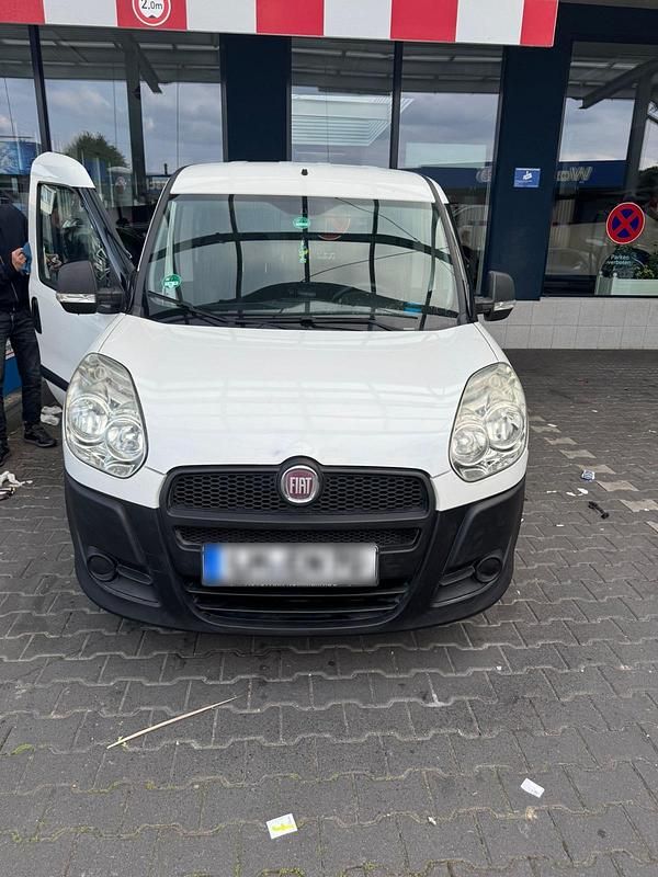 Gebraucht Fiat Doblò 90 PS (66 kW) 2012 Weiß Van / Kleinbus