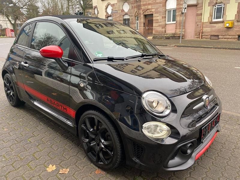 Usado Abarth 500C 145 HP (106 kW) 2018 Preto Cabrios