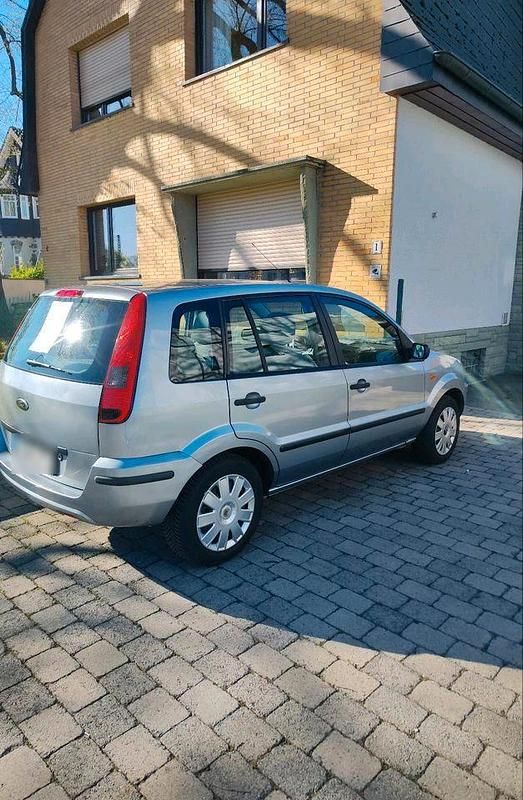 Gebraucht Ford Fusion Ambiente 80 PS (58 kW) 2005 Silber Kleinwagen