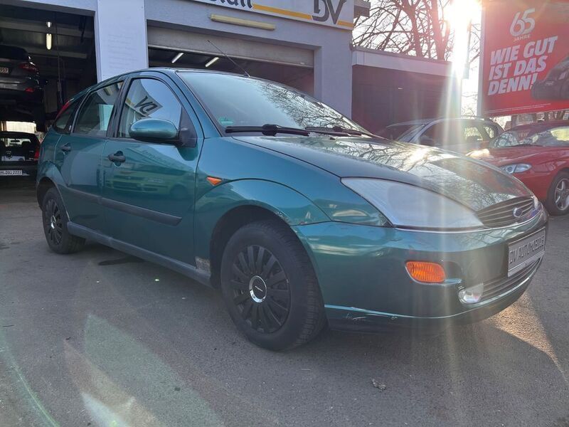 Gebraucht Ford Focus Trend 116 PS (85 kW) 1999 Grün Limousine