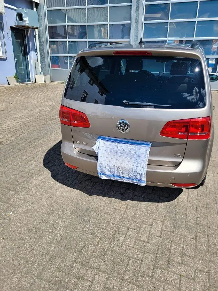 Gebraucht VW Touran Trendline 105 PS (77 kW) 2013 Gelb Van / Kleinbus