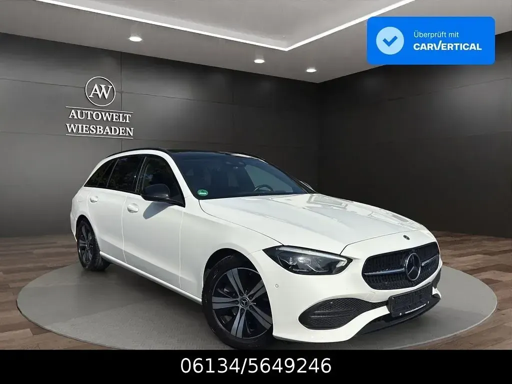 Gebraucht Mercedes C220 200 PS (147 kW) 2023 Weiß Limousine