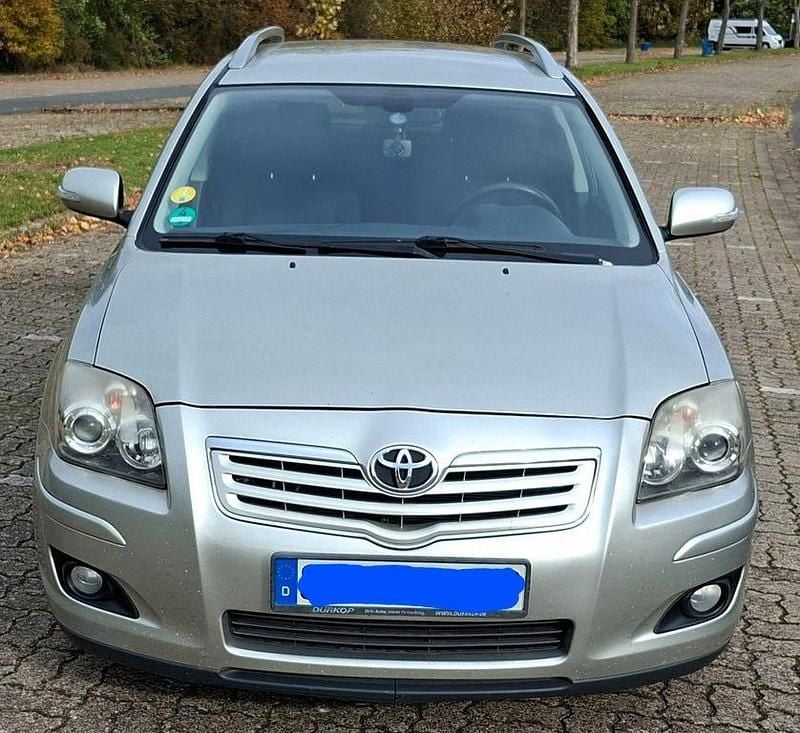 Gebraucht Toyota Avensis 129 PS (94 kW) 2008 Silber Kombi