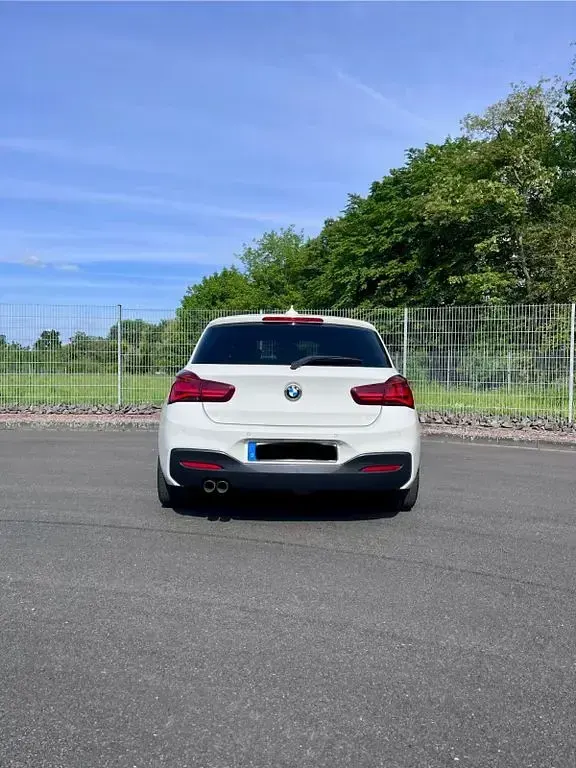 Gebraucht BMW 120 M Sport 190 PS (139 kW) 2018 Weiß Limousine