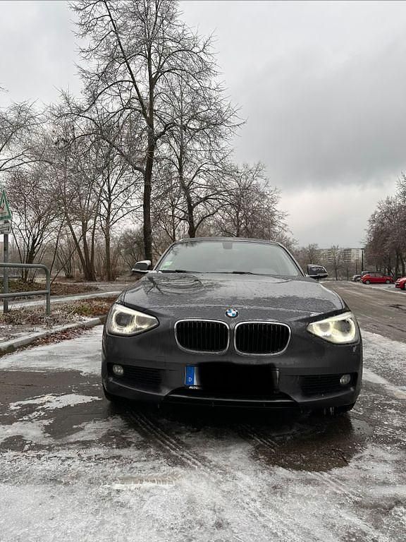 Gebraucht BMW 118 Sport Line 143 PS (105 kW) 2014 Grau Kleinwagen