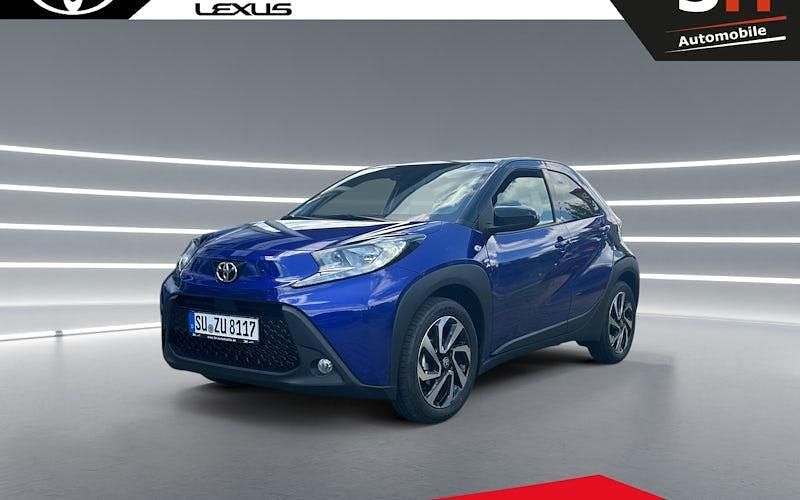 Blau Gebraucht 2024 Toyota Aygo Kleinwagen | 16.790 € (Fairer Preis) - Bild 1/4