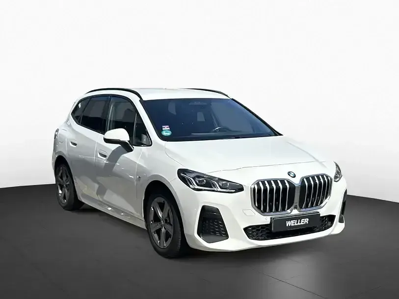 Gebraucht BMW 223 Active Tourer M Sport 197 PS (144 kW) 2023 Alpinweiss iii (weiß) Van / Kleinbus