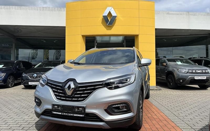 Highlandgrau metallic (grau) Gebraucht 2022 Renault Kadjar Techno SUV | 24.998 € (Teuer) - Bild 1/4