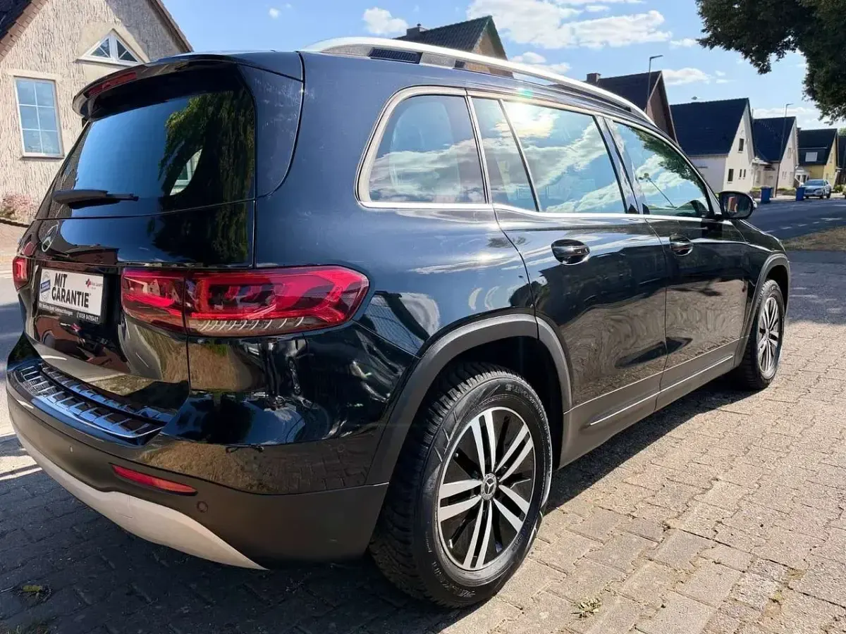 Gebraucht Mercedes GLB200 150 PS (110 kW) 2020 Kosmosschwarz  metalliclack SUV