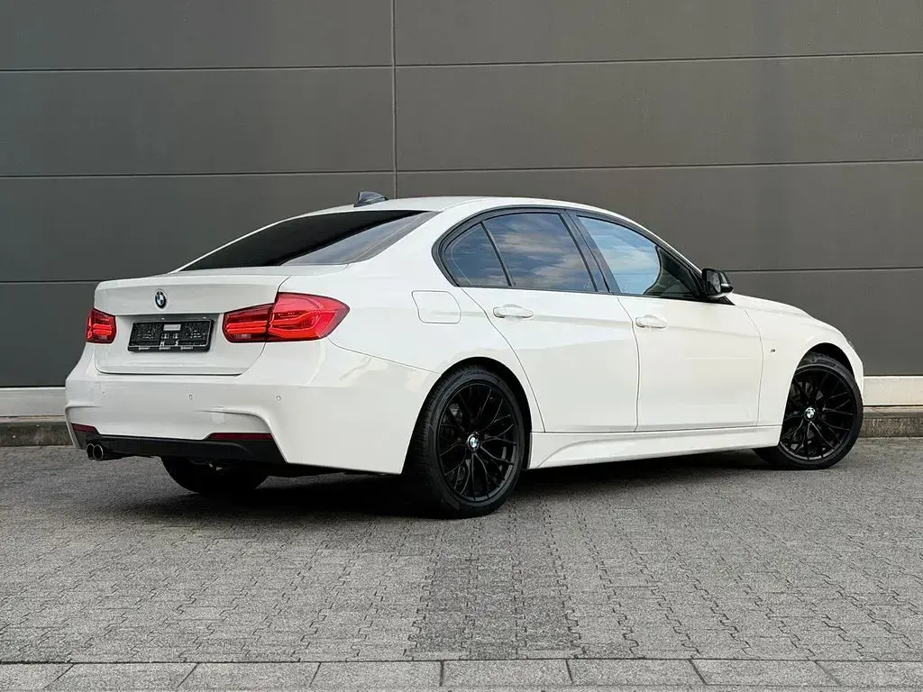 Gebraucht BMW 330 M Sport 258 PS (189 kW) 2018 Weiß Limousine