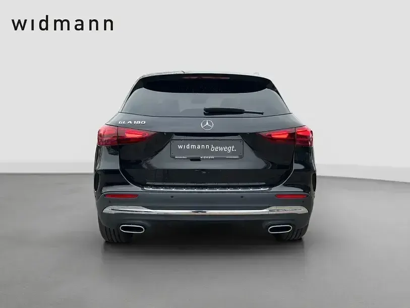 Gebraucht Mercedes GLA180 AMG 136 PS (100 kW) 2026 Metalliclack kosmosschwarz SUV