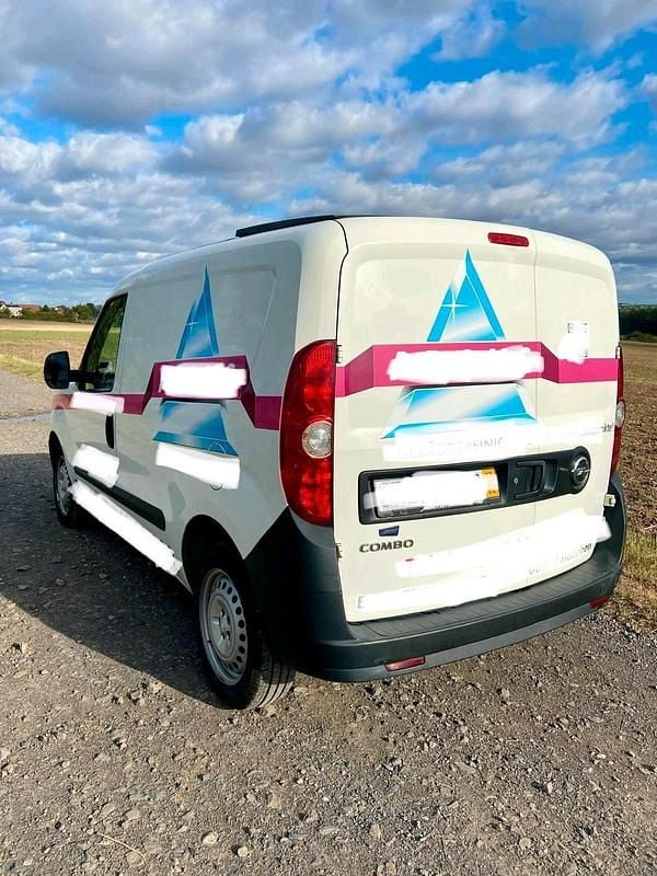 Gebraucht Opel Combo 88 PS (64 kW) 2017 Weiß Van / Kleinbus