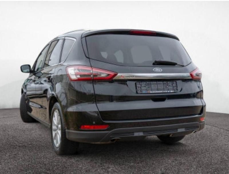 Gebraucht Ford S-MAX Titanium 160 PS (117 kW) 2018 Schwarz Van / Kleinbus