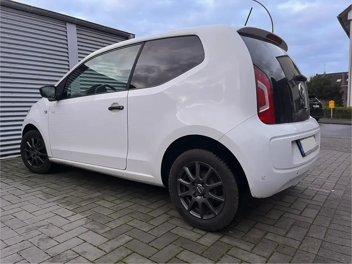 Używany VW up! 2015 Biały Hatchback