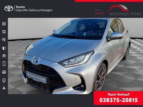 Silber Gebraucht 2023 Toyota Yaris Hybrid Team Limousine | 23.995 € (Etwas zu teuer) - Bild 1/4