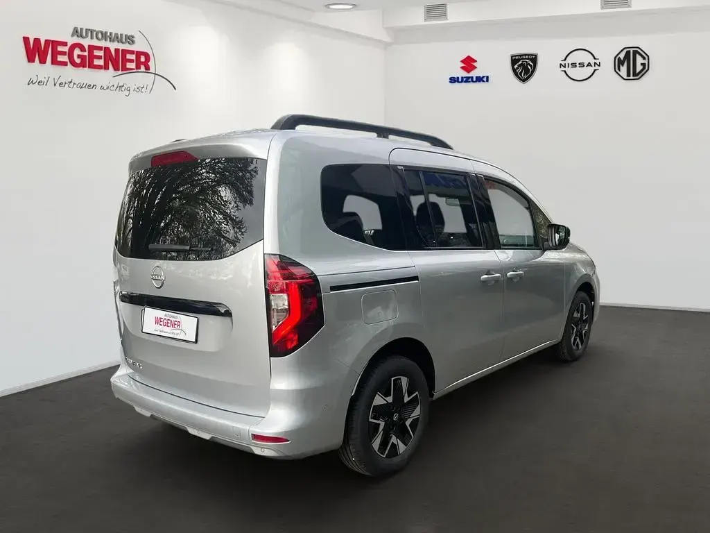 Neu Nissan Townstar 360º 131 PS (96 kW) 2026 Highland grey Kombi