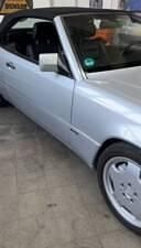 Gebraucht Mercedes E320 Edition 220 PS (161 kW) 1970 Silber Cabrio