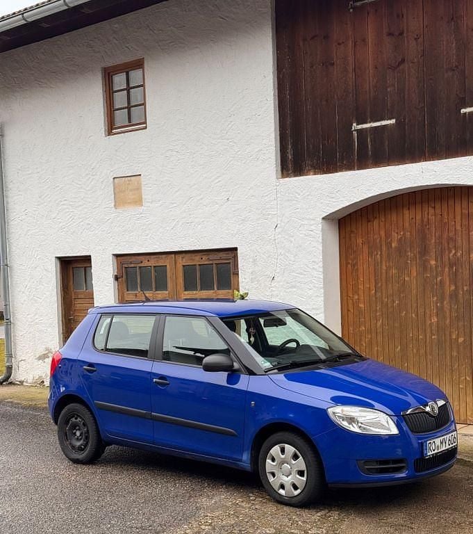 Gebraucht Skoda Fabia 69 PS (50 kW) 2009 Blau Limousine