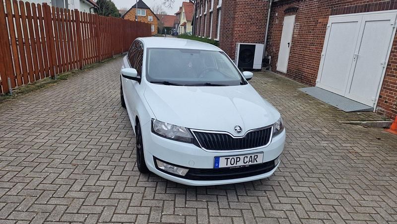 Gebraucht Skoda Rapid Cool Edition 90 PS (66 kW) 2016 Weiß Kleinwagen