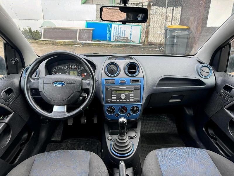 Gebraucht Ford Fiesta 84 PS (61 kW) 2008 Schwarz Kleinwagen