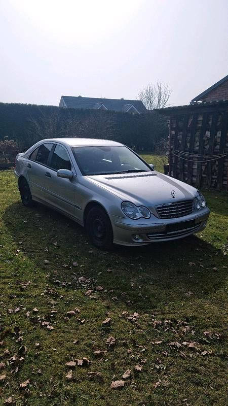 Gebraucht Mercedes C180 143 PS (105 kW) 2005 Silber Limousine